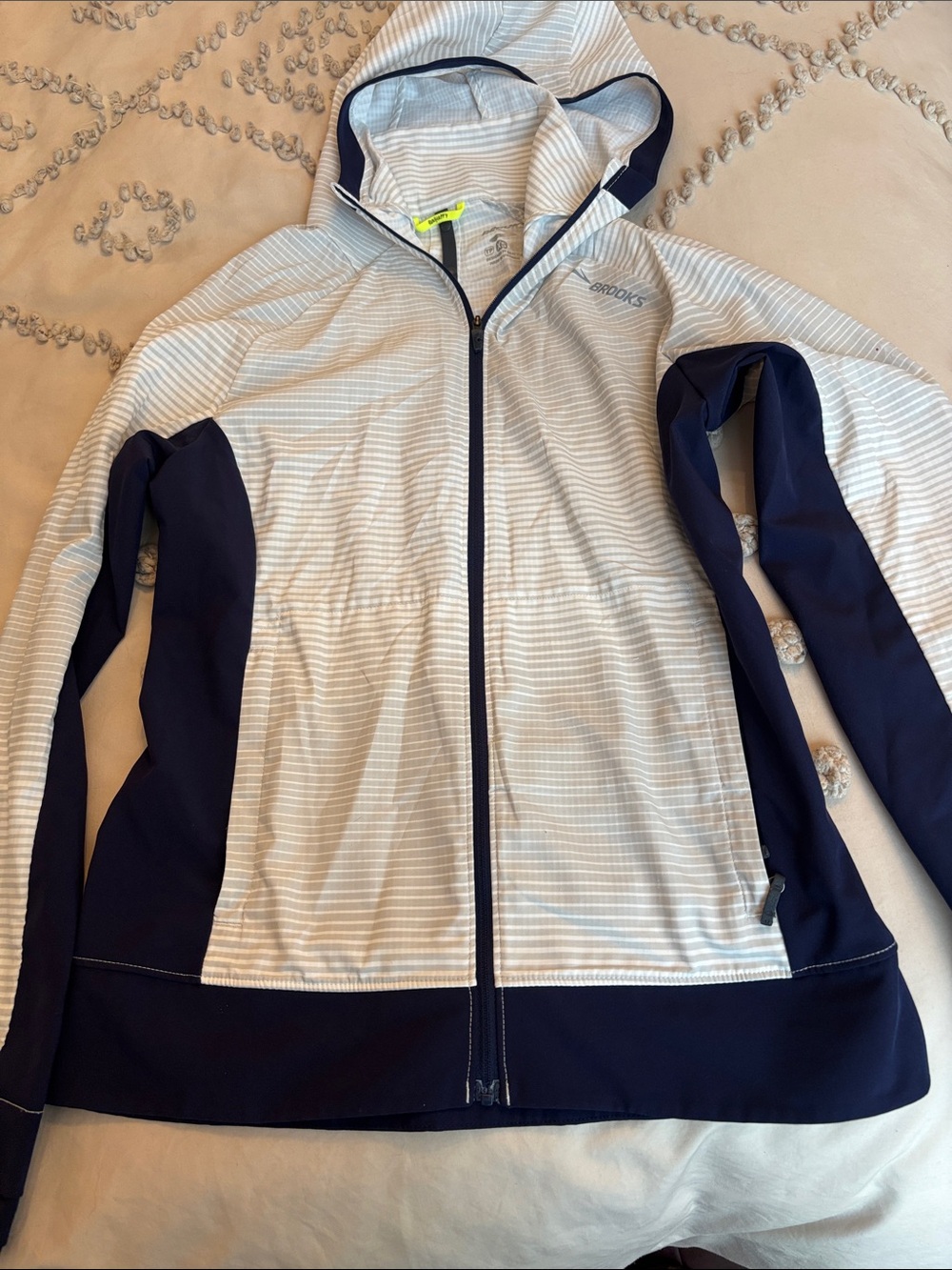 Brooks Women's Hooded Zip Jacket - White & Navy